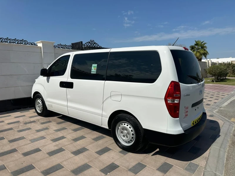 Hyundai Starex 2.5 дизел, снимка 4 - Автомобили и джипове - 49257365