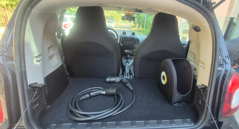 Smart Fortwo EQ, снимка 8 - Автомобили и джипове - 52060995