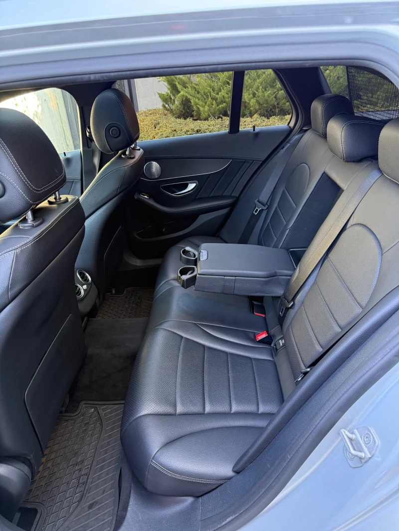 Mercedes-Benz C 250 4 MATIC, AMG Line, BURMESTER, LEDER, PANORAMA, Kam, снимка 11 - Автомобили и джипове - 52771535
