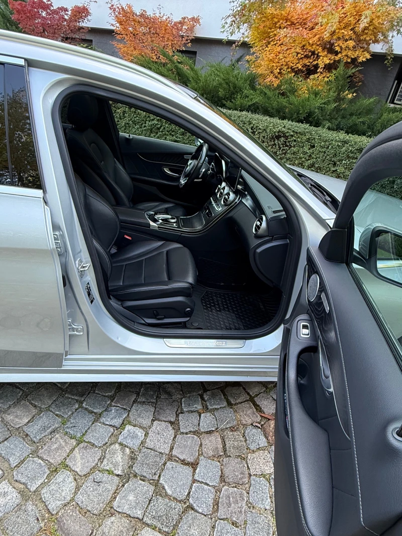 Mercedes-Benz C 250 4 MATIC, AMG Line, BURMESTER, LEDER, PANORAMA, Kam, снимка 8 - Автомобили и джипове - 52771535