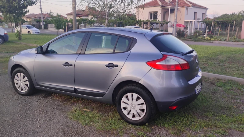 Renault Megane 1.5 DCI, снимка 6 - Автомобили и джипове - 52198351