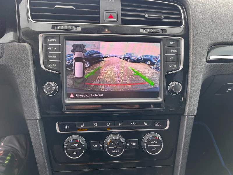 VW Golf 1.6TDI AVTOMAT/NAVI/KAMERA/KOJA EURO 6, снимка 15 - Автомобили и джипове - 52493881