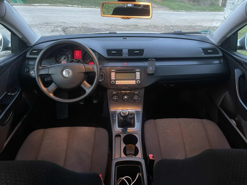 VW Passat 1.6FSI, снимка 5 - Автомобили и джипове - 52839830