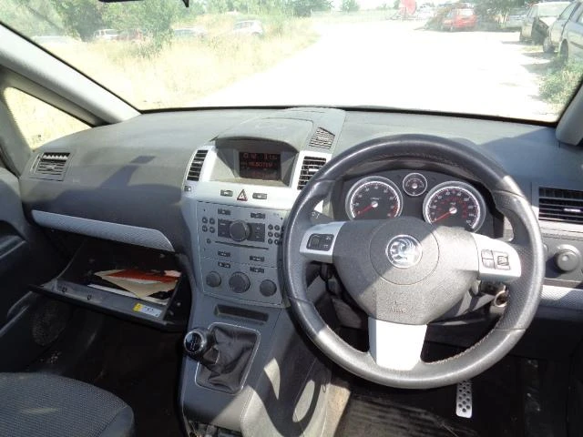 Opel Zafira 1,8, снимка 6 - Автомобили и джипове - 33727838