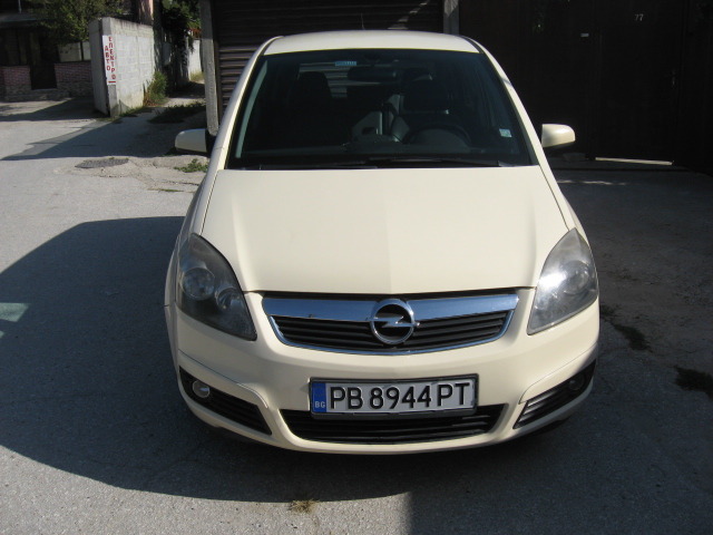 Opel Zafira 1.9 CDTI, снимка 1 - Автомобили и джипове - 46270553