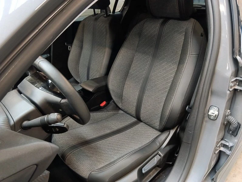 Peugeot 208 1.2 Allure Pack, снимка 6 - Автомобили и джипове - 54080375