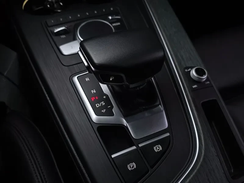 Audi A4 2.0 TDI, снимка 9 - Автомобили и джипове - 54144395