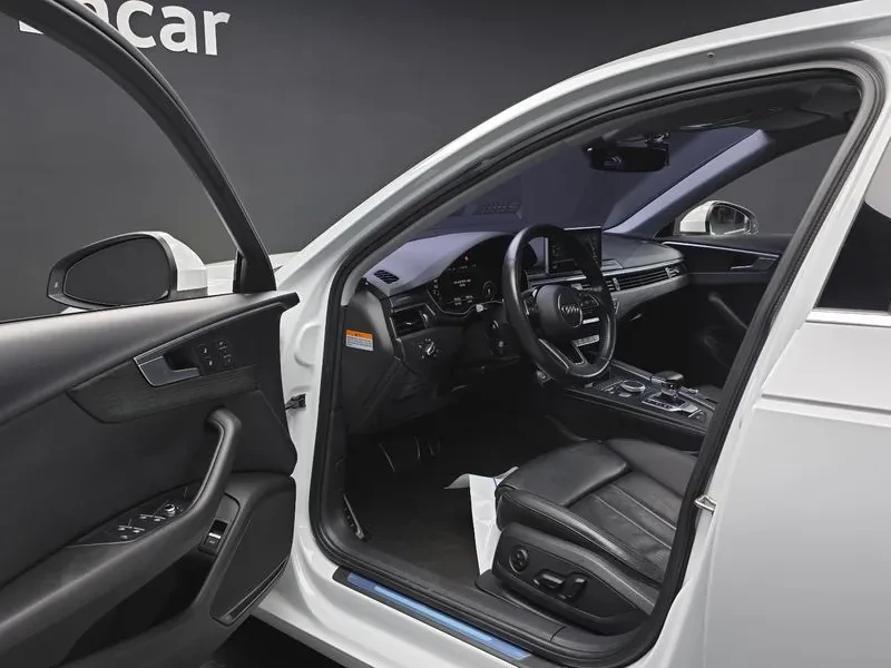 Audi A4 2.0 TDI, снимка 10 - Автомобили и джипове - 54144395