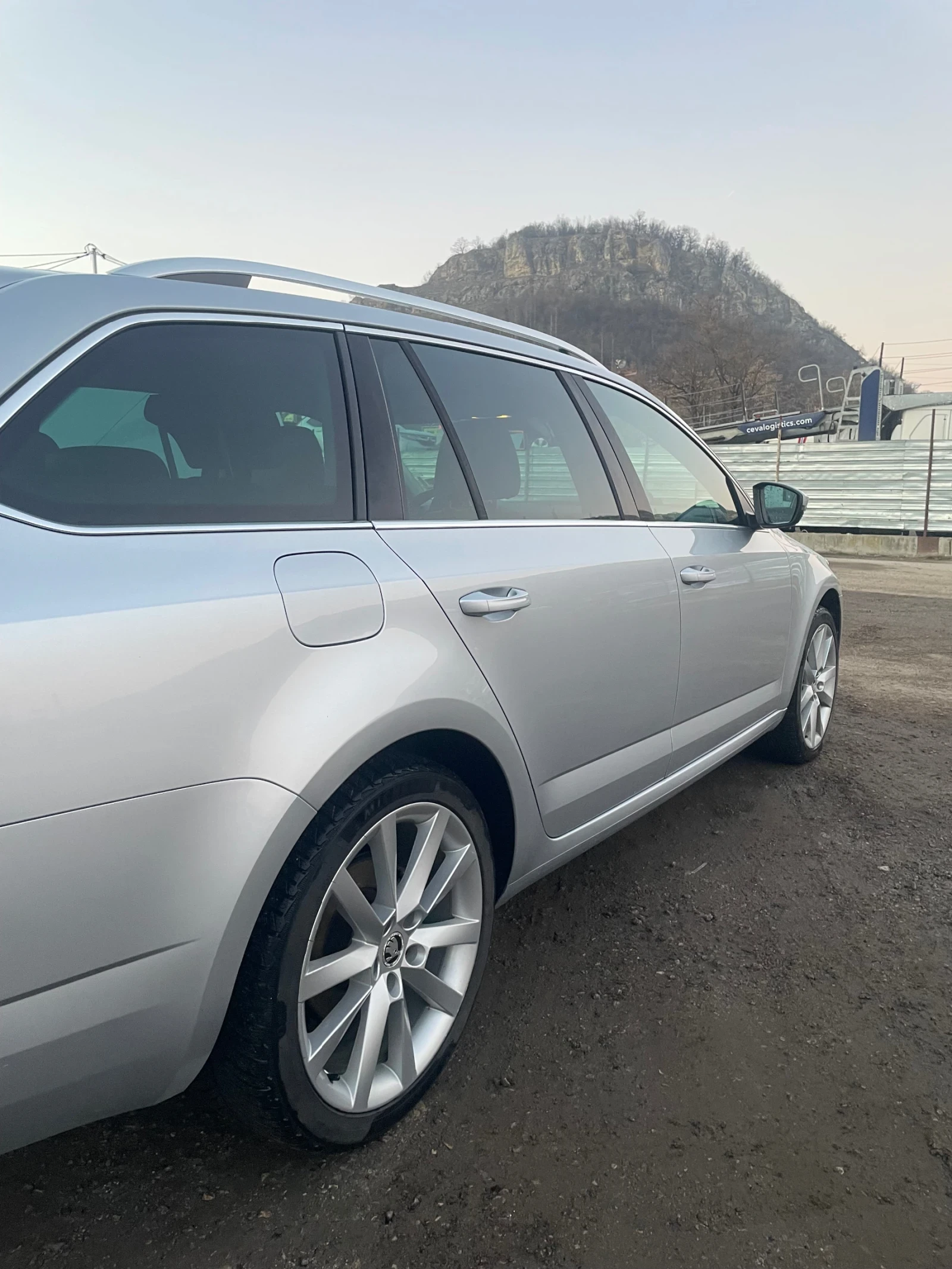 Skoda Octavia DSG 4x4 184 - изображение 3