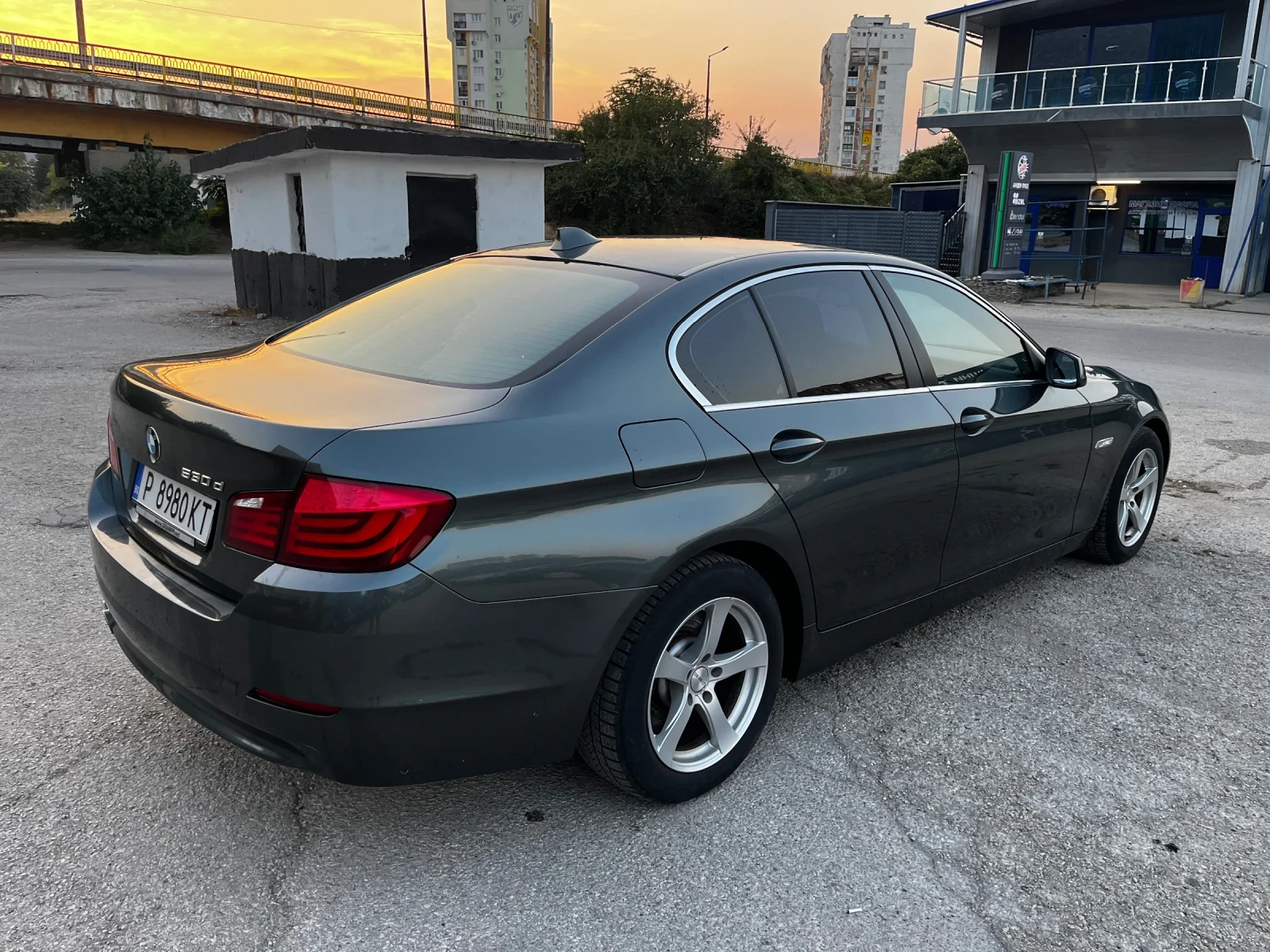 BMW 530 d 258k.s., снимка 3 - Автомобили и джипове - 55785531