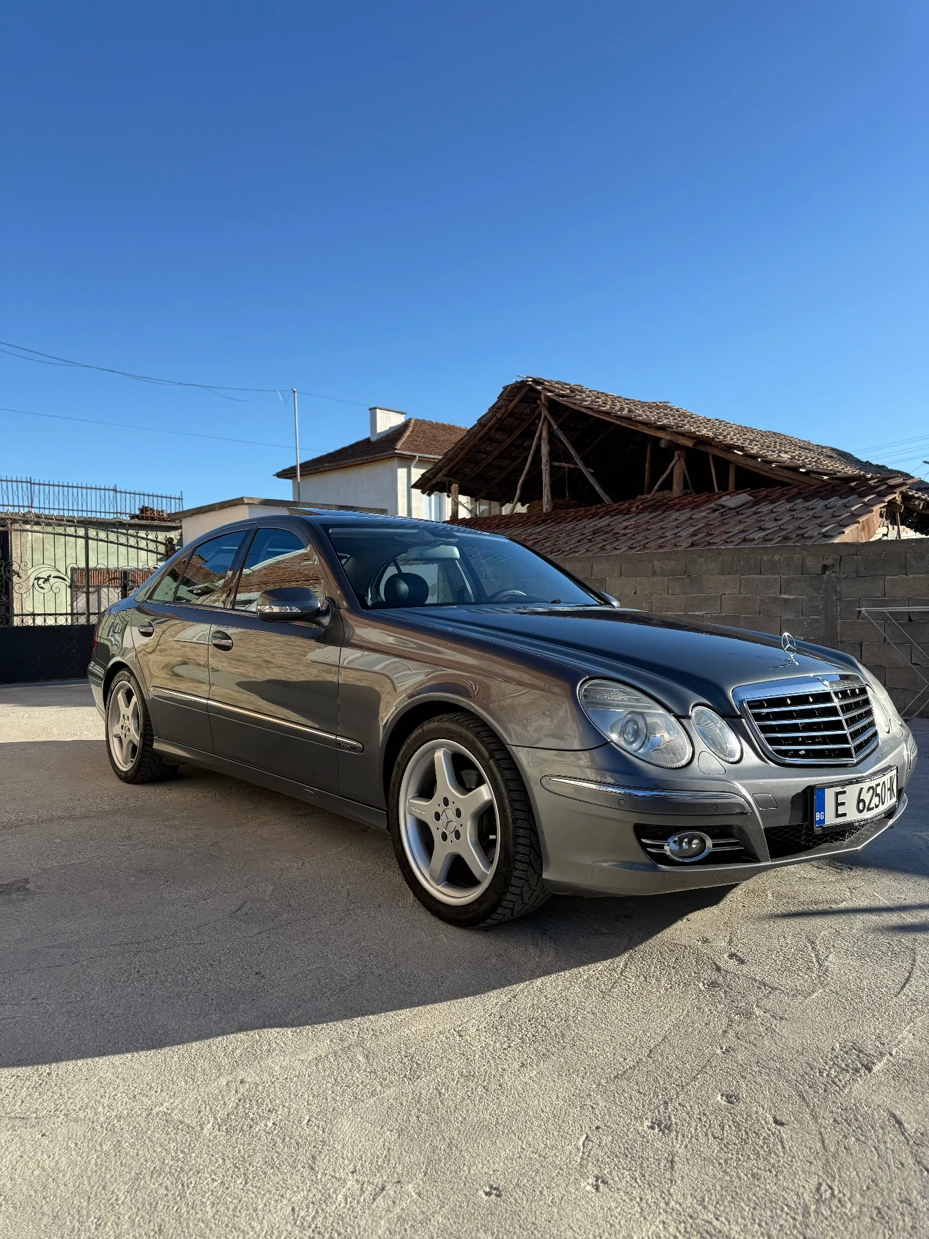 Mercedes-Benz E 320  - изображение 6