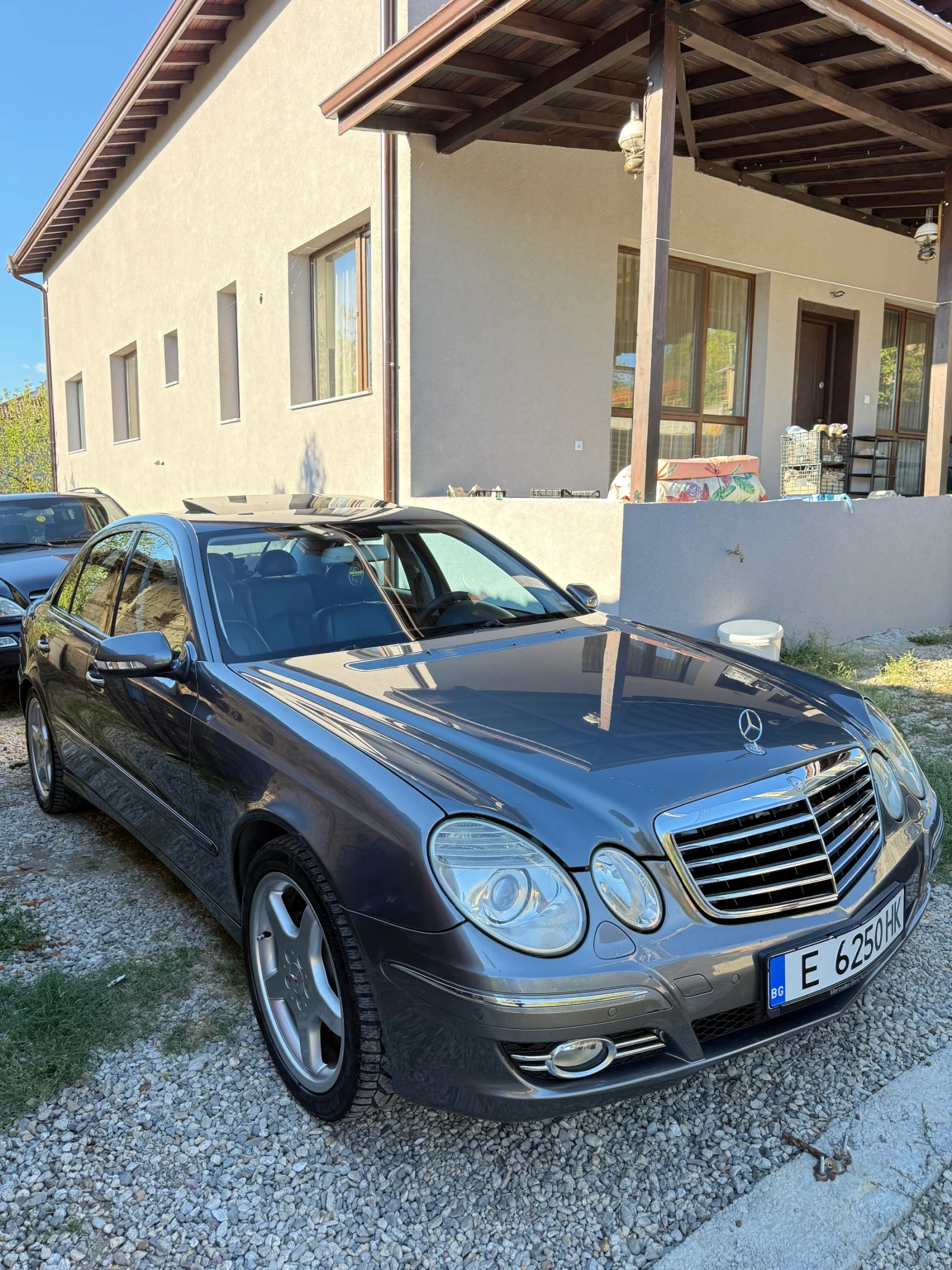 Mercedes-Benz E 320  - изображение 8