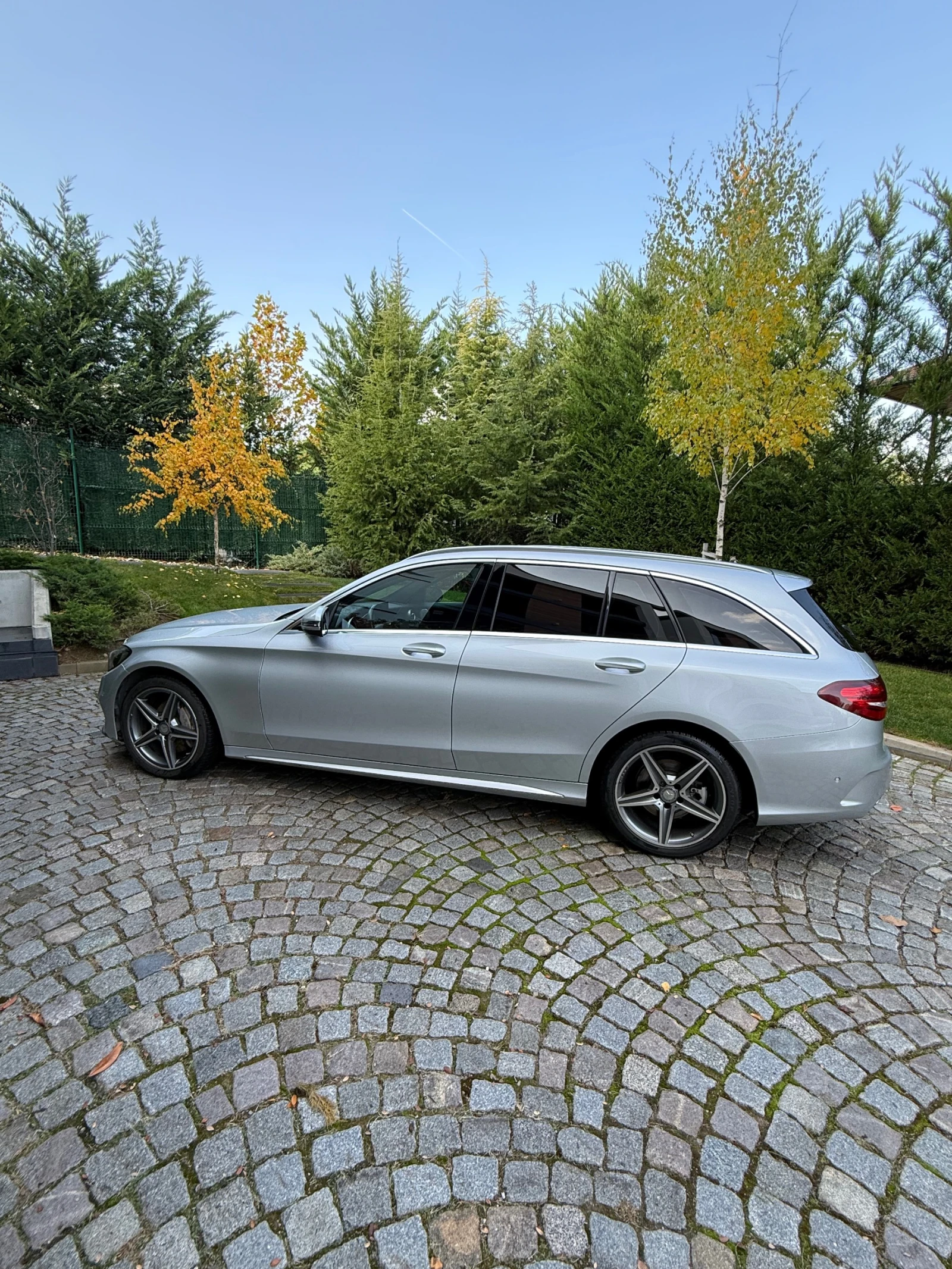 Mercedes-Benz C 250 4 MATIC, AMG Line, BURMESTER, LEDER, PANORAMA, Kam - изображение 4