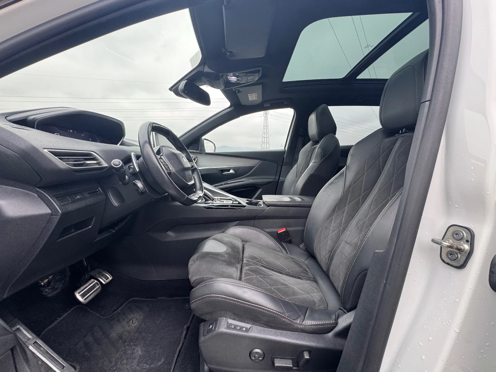Peugeot 3008 2.0Bluehdi GT Line Панорама Масаж Бяла перла - изображение 9
