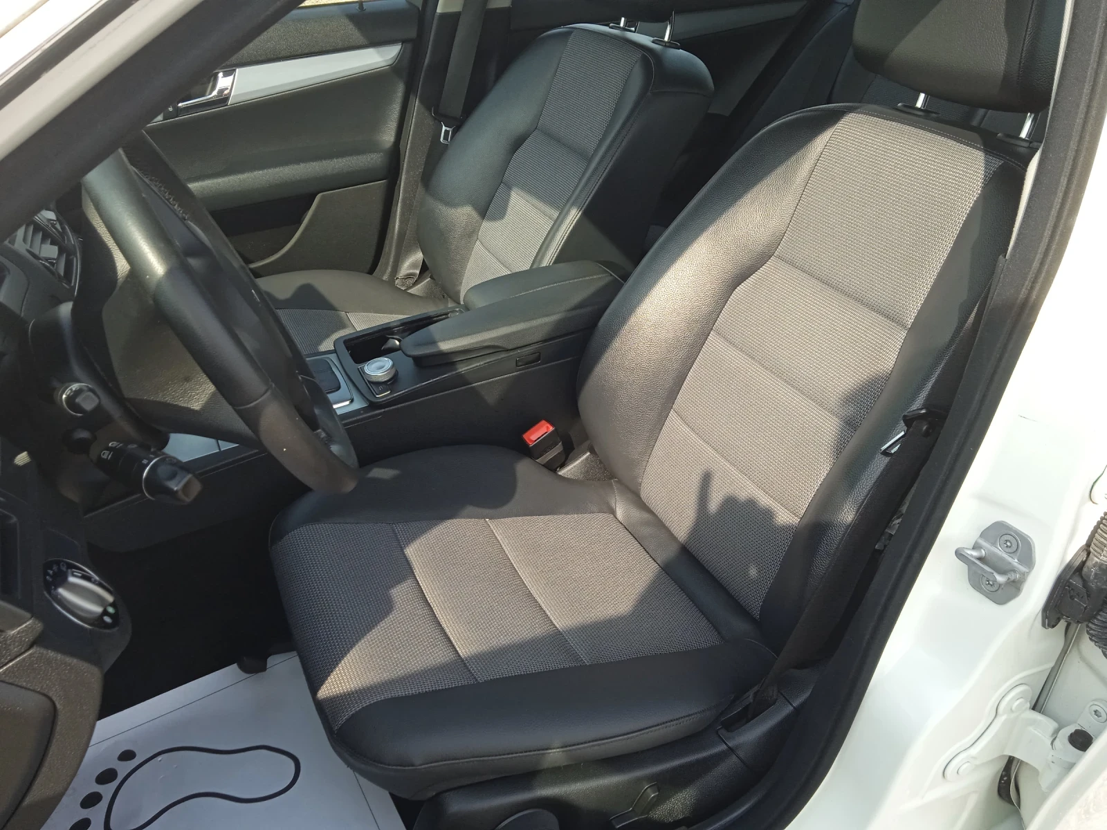 Mercedes-Benz C 200 Avagarde, снимка 8 - Автомобили и джипове - 53876156