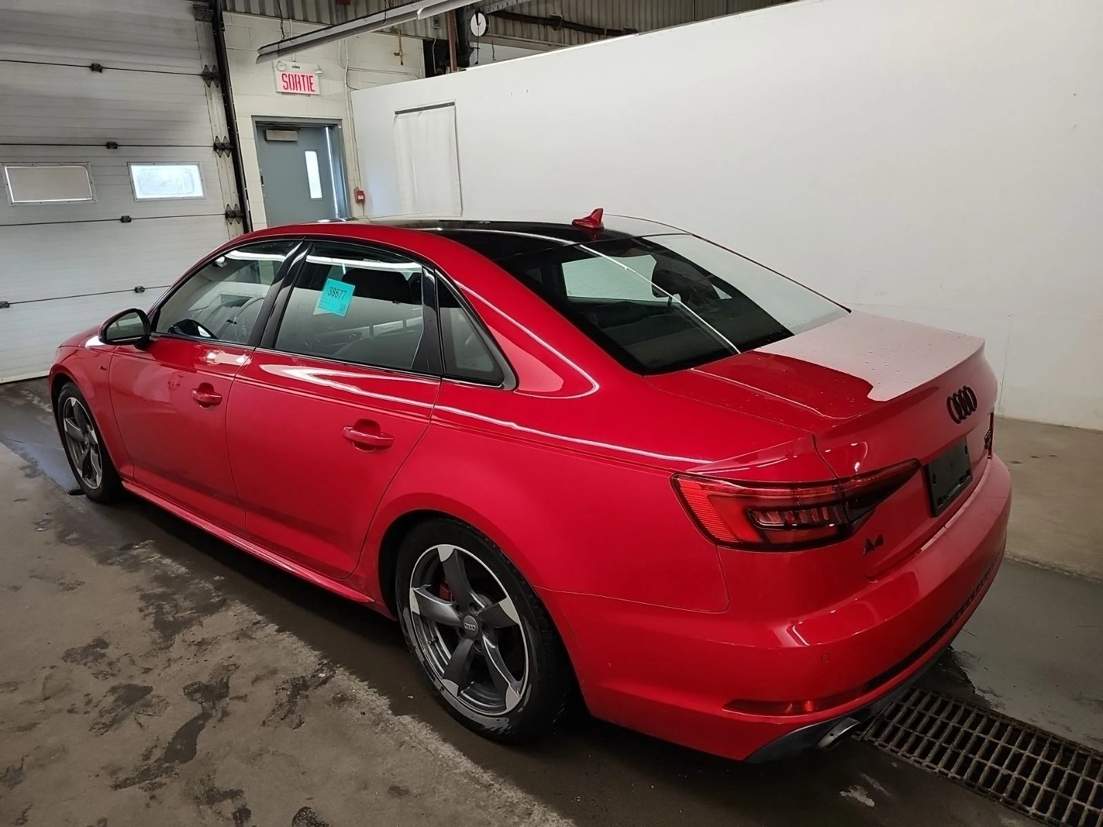 Audi A4 PROGRESSIV С РЕГИСТРАЦИЯ & АВТО КРЕДИТ , снимка 4 - Автомобили и джипове - 53948587