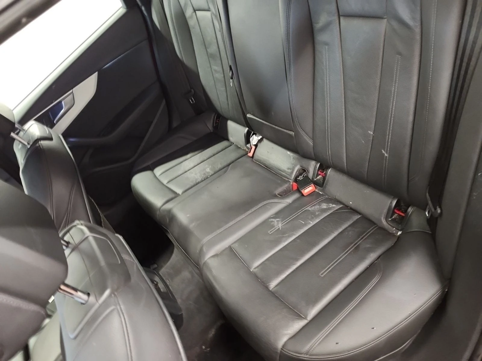 Audi A4 PROGRESSIV С РЕГИСТРАЦИЯ & АВТО КРЕДИТ , снимка 10 - Автомобили и джипове - 53948587