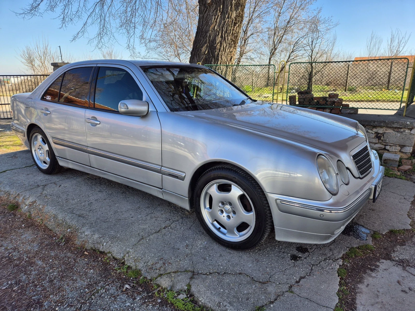 Mercedes-Benz E 280 Elegance , снимка 7 - Автомобили и джипове - 54094951