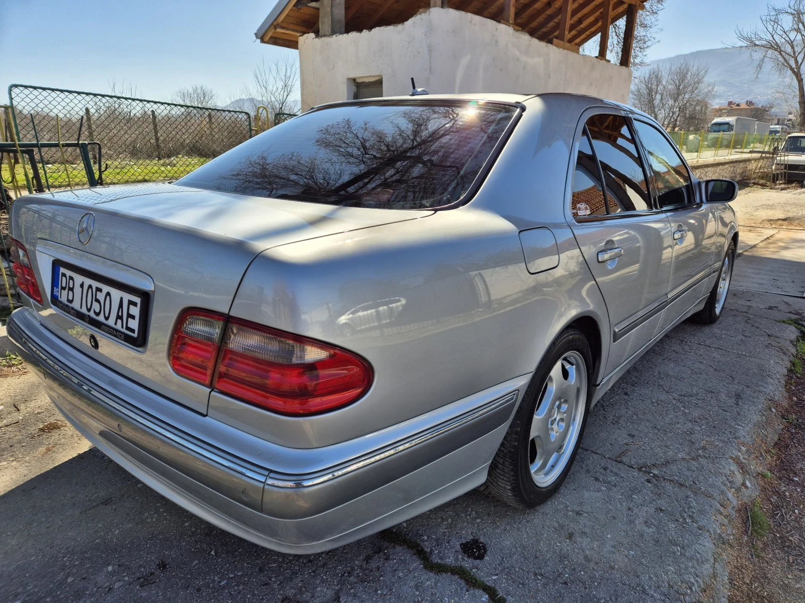 Mercedes-Benz E 280 Elegance , снимка 5 - Автомобили и джипове - 54094951