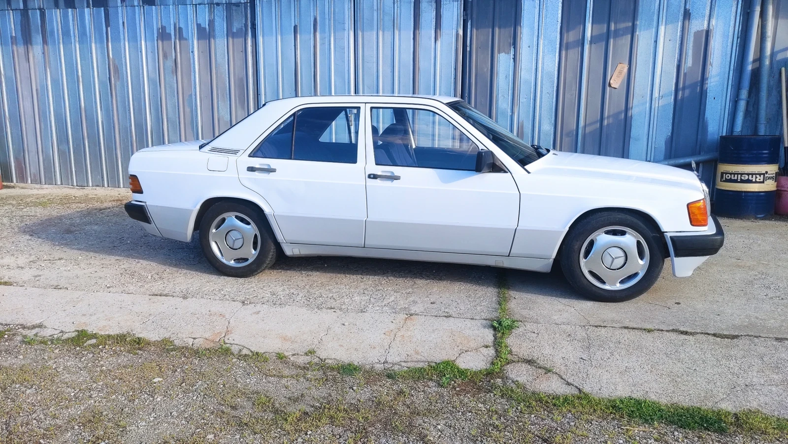 Mercedes-Benz 190, снимка 4 - Автомобили и джипове - 54359590