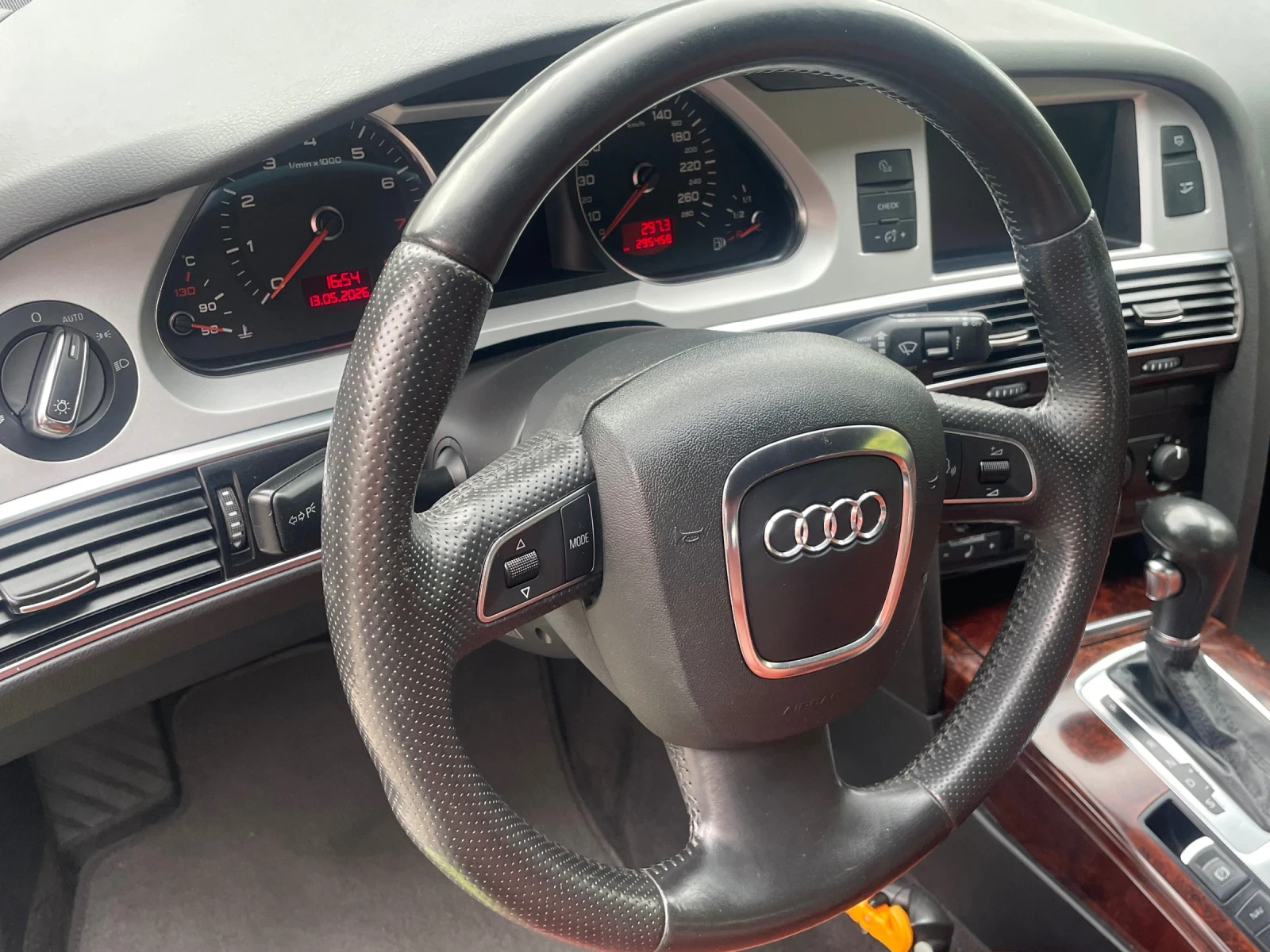 Audi A6 2.0i AUTOMATIC, снимка 16 - Автомобили и джипове - 54542809