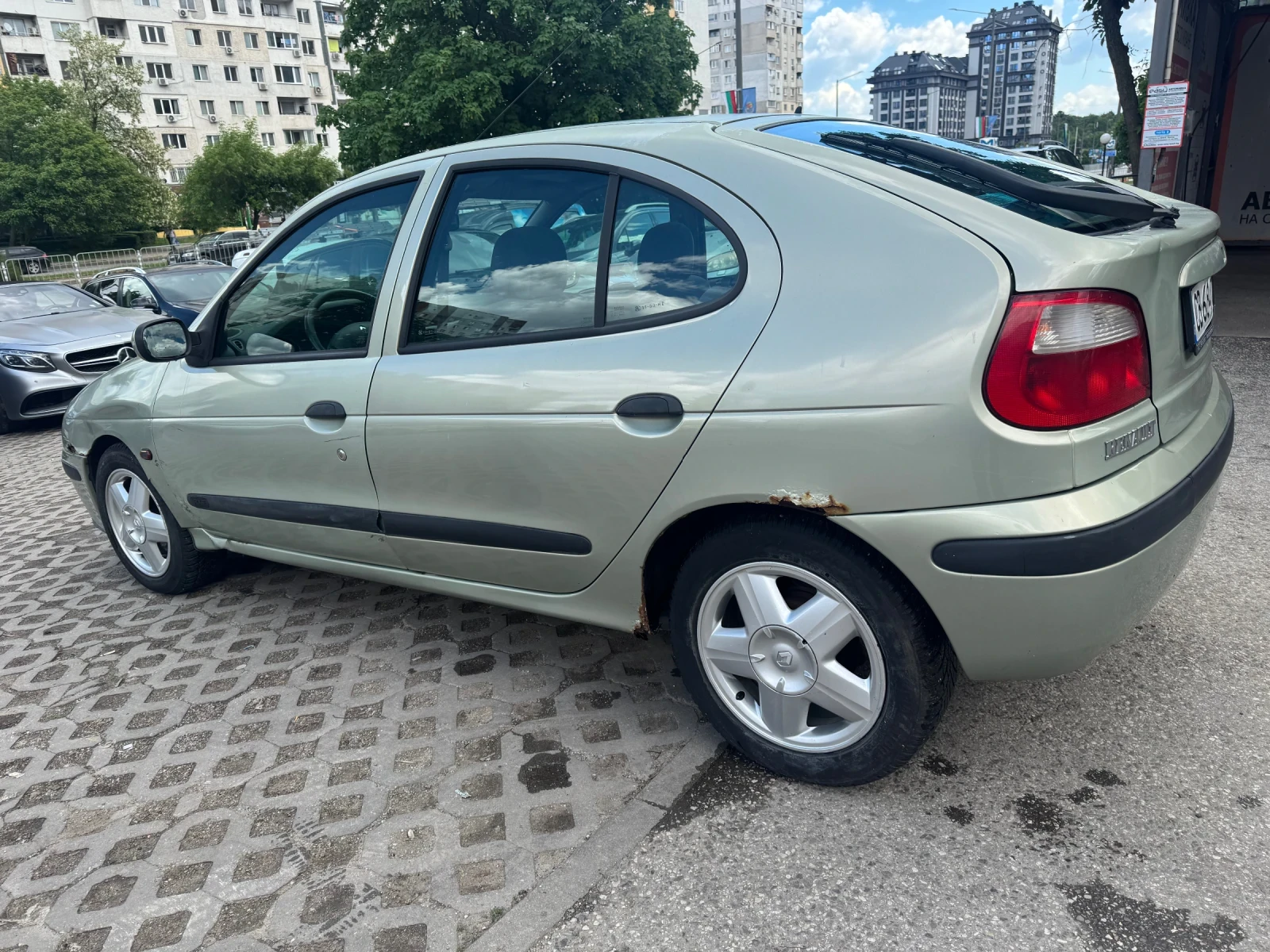 Renault Megane Газов инжекцион, снимка 12 - Автомобили и джипове - 54675585