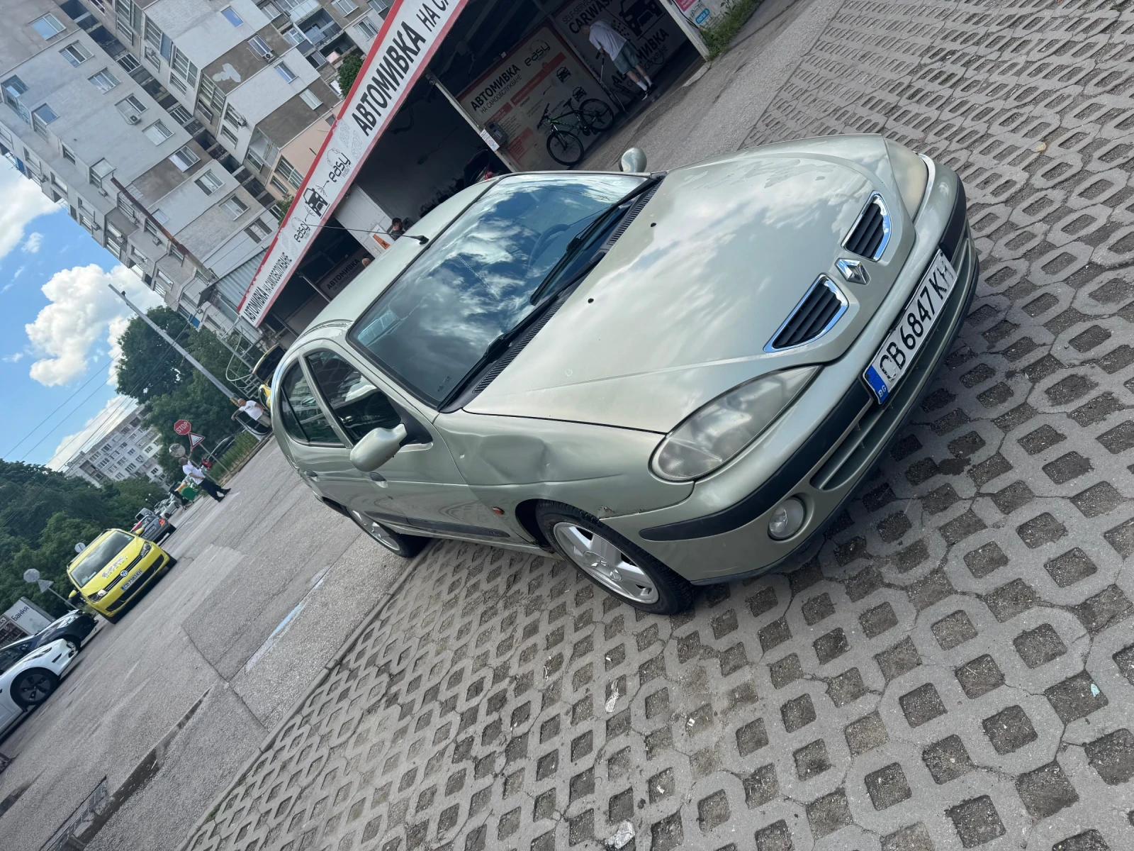 Renault Megane Газов инжекцион, снимка 4 - Автомобили и джипове - 54675585