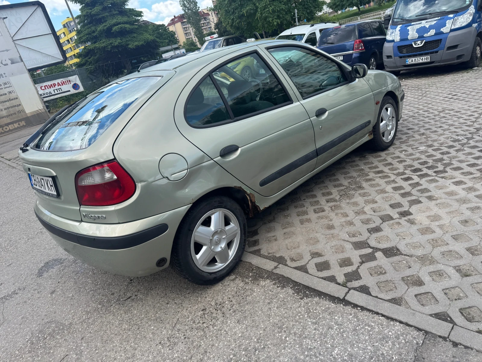 Renault Megane Газов инжекцион, снимка 11 - Автомобили и джипове - 54675585