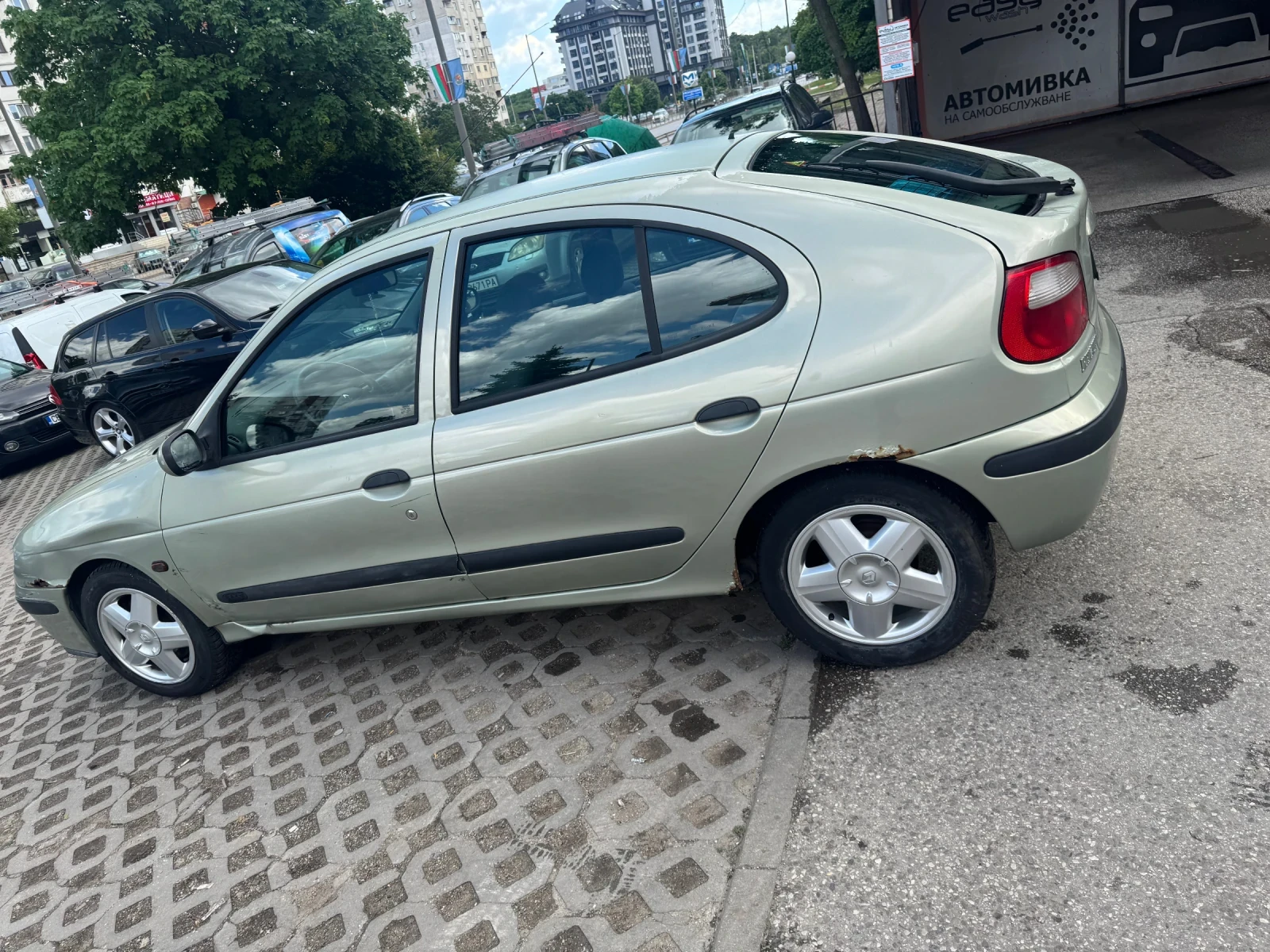 Renault Megane Газов инжекцион, снимка 10 - Автомобили и джипове - 54675585
