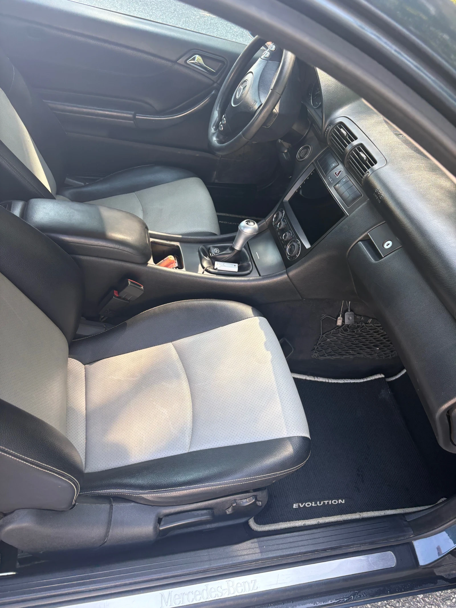 Mercedes-Benz C 220, снимка 9 - Автомобили и джипове - 54735285