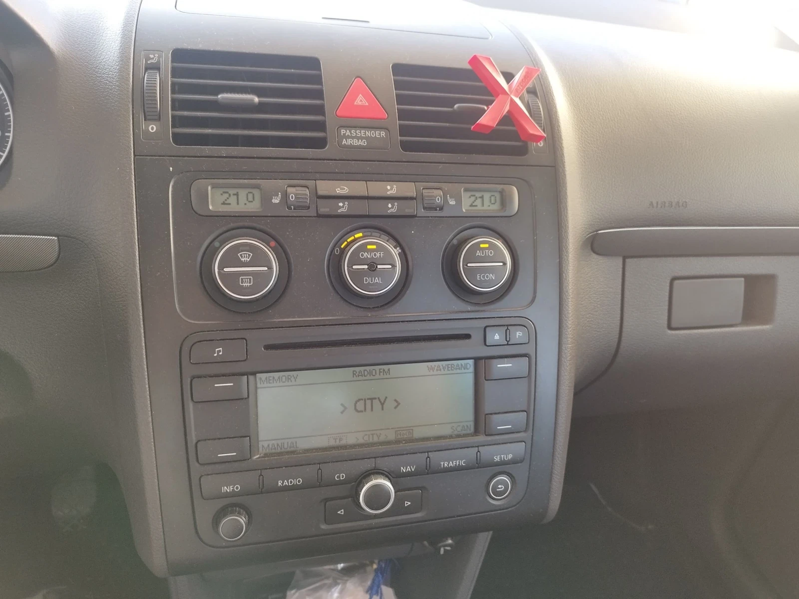 VW Touran, снимка 8 - Автомобили и джипове - 54966719