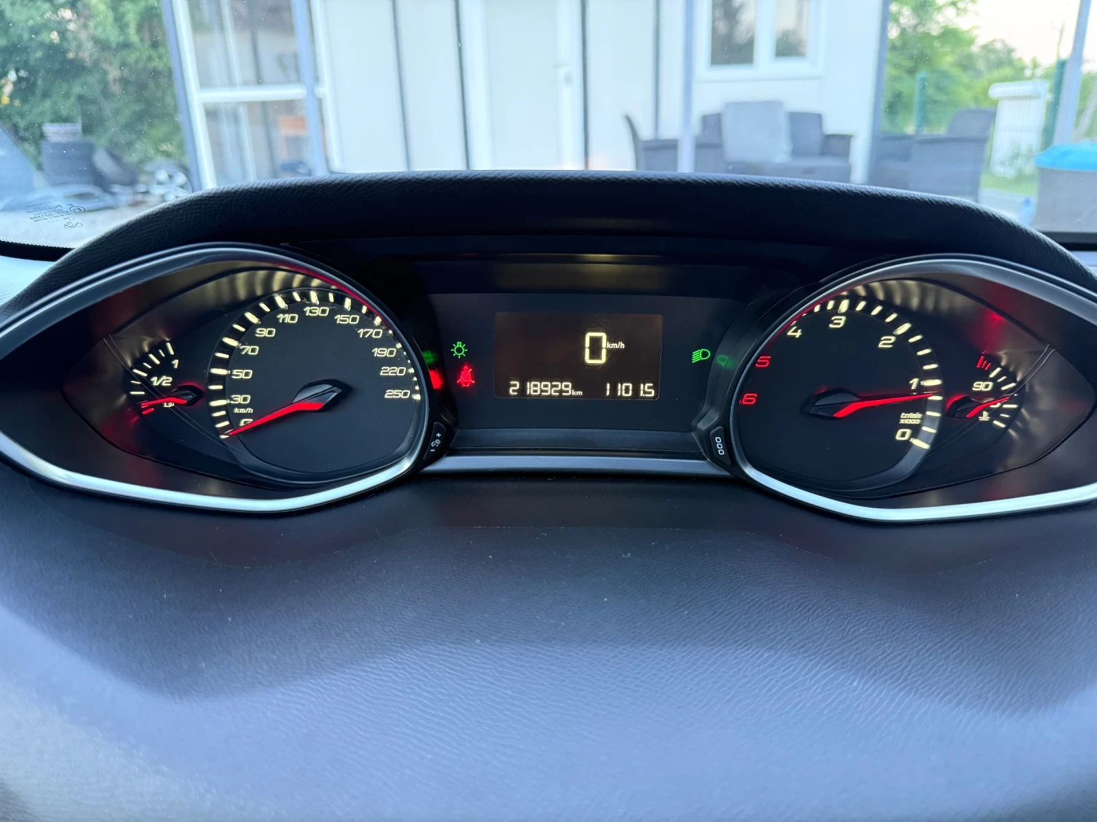 Peugeot 308 1.6HDI* 120кс* ЕВРО 6* НИДЕРЛАНДИЯ* ПАНОРАМА, снимка 14 - Автомобили и джипове - 54990914