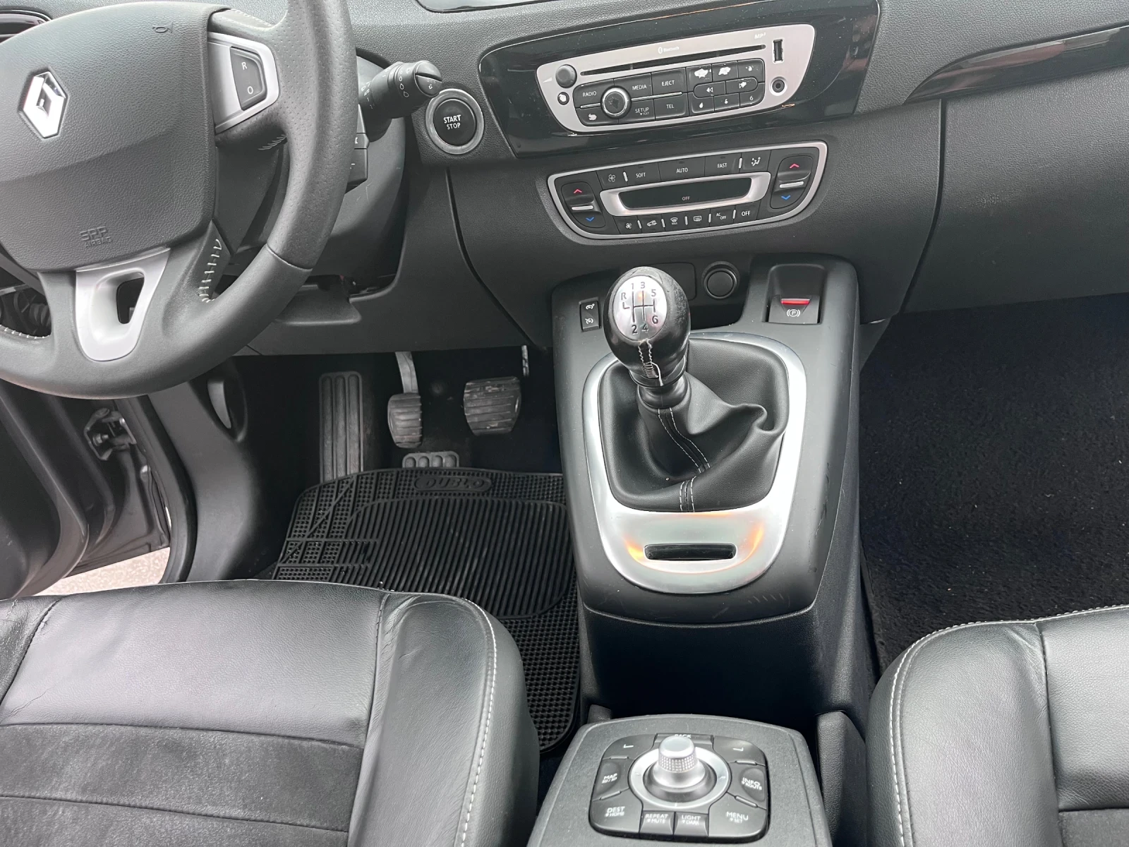 Renault Scenic 1.5 dci, снимка 9 - Автомобили и джипове - 55166983