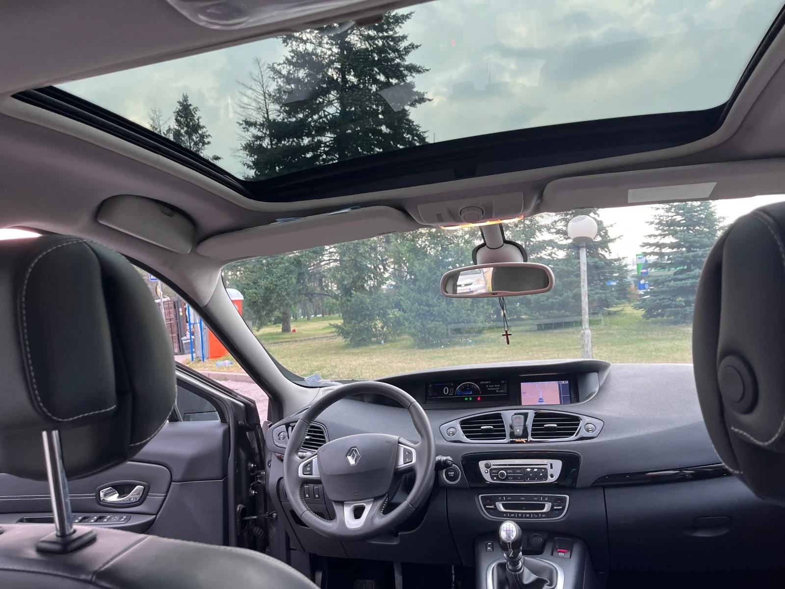 Renault Scenic 1.5 dci, снимка 8 - Автомобили и джипове - 55166983
