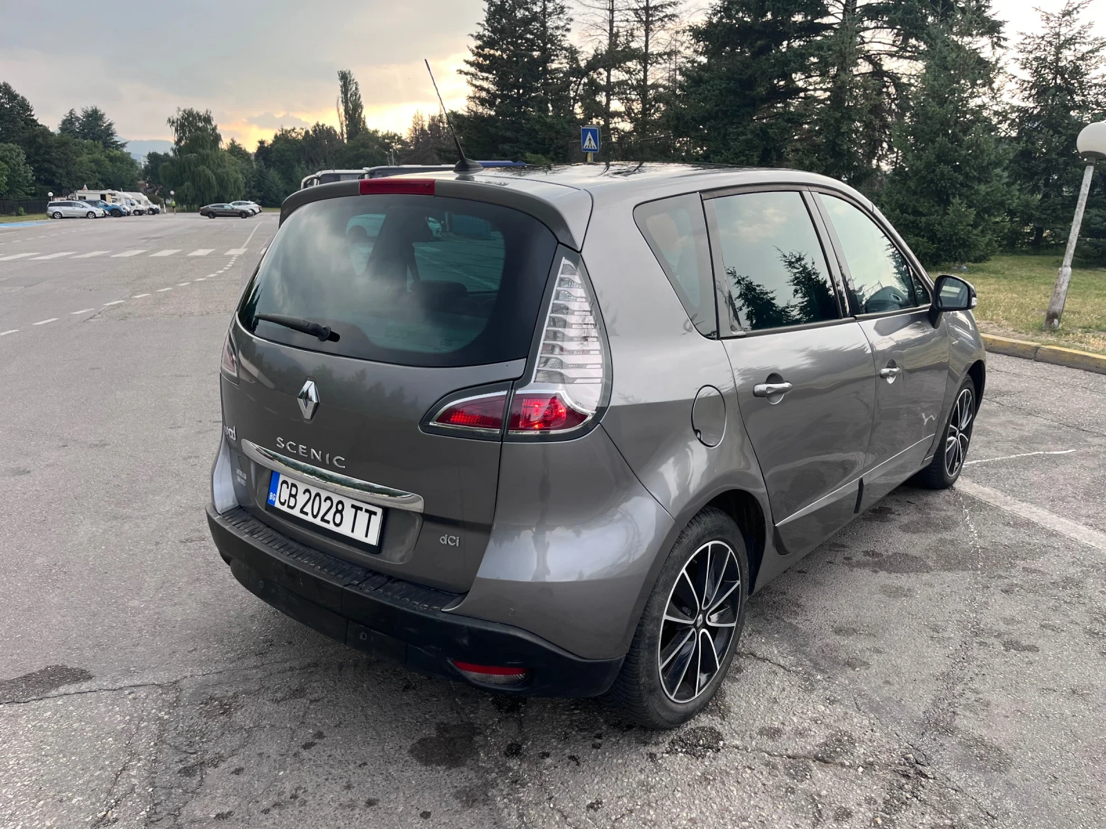 Renault Scenic 1.5 dci, снимка 2 - Автомобили и джипове - 55166983