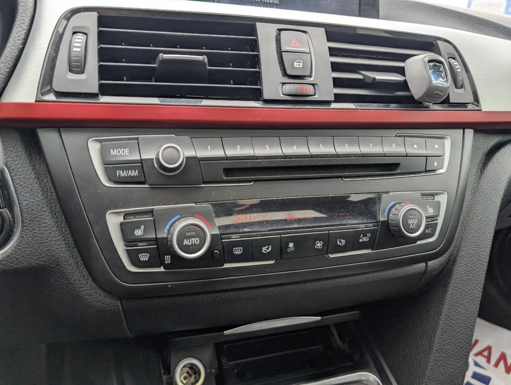 BMW 335 I xDrive* ПАНОРАМА* КСЕНОН* ПОДГРЕВ* ПАМЕТ, снимка 11 - Автомобили и джипове - 55219075