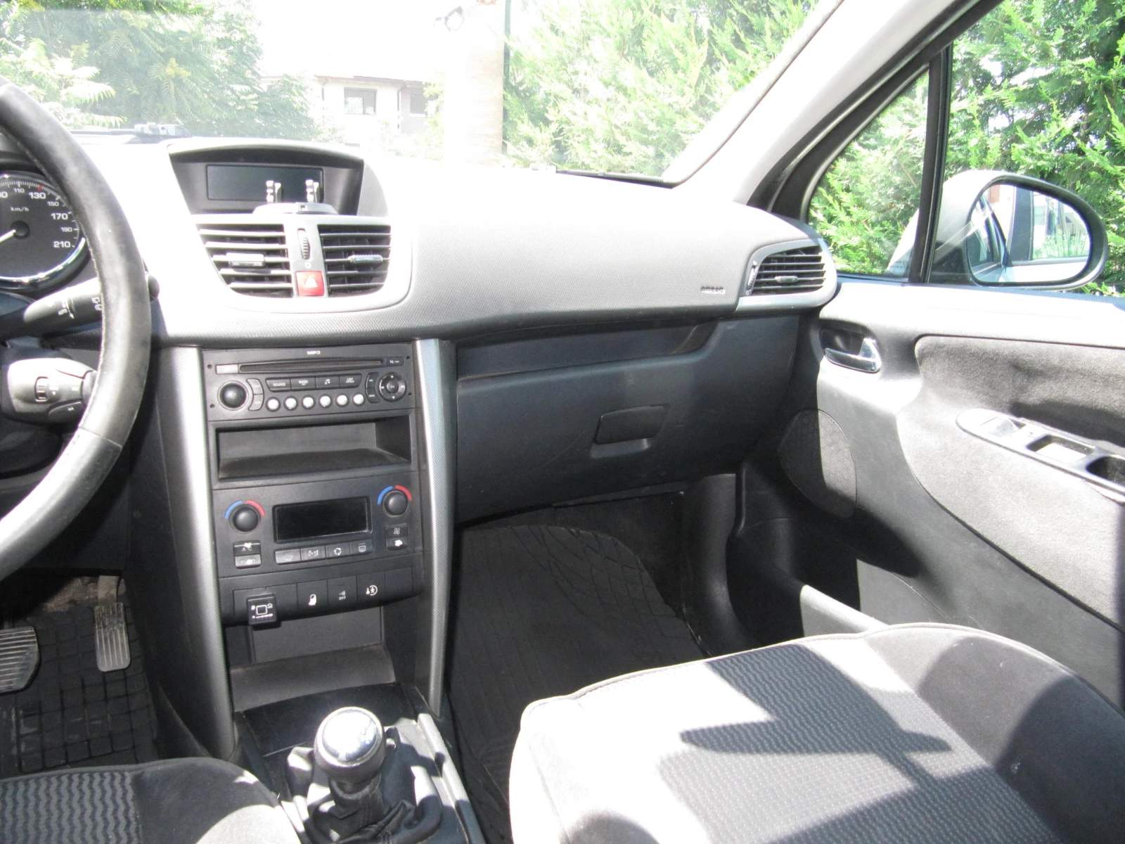 Peugeot 207, снимка 7 - Автомобили и джипове - 55238444