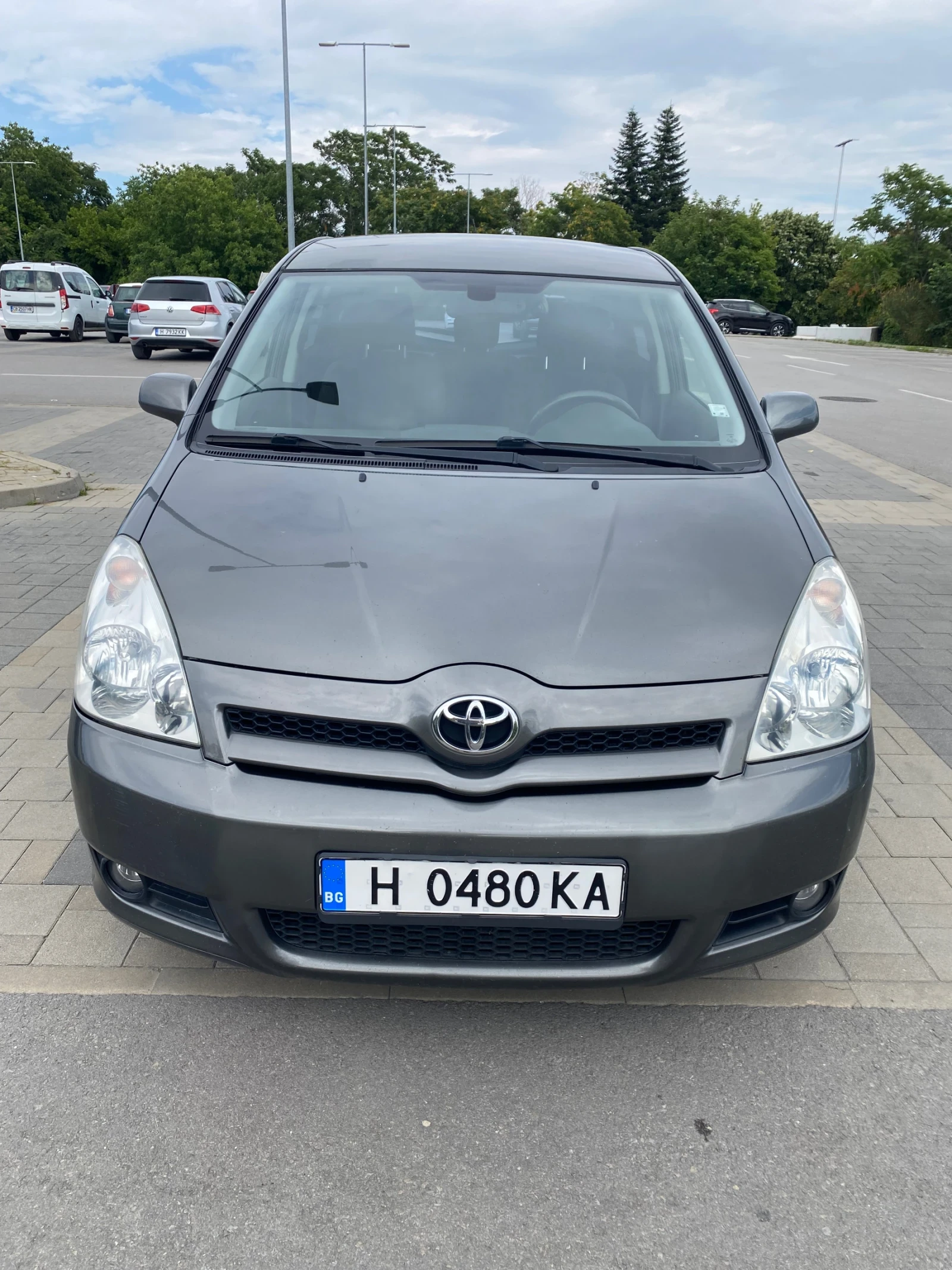 Toyota Corolla verso Семеен автомобил, снимка 4 - Автомобили и джипове - 55465775