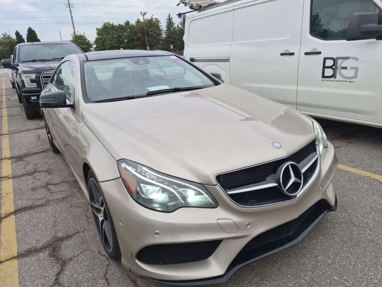 Mercedes-Benz E 400 АМГ ПАКЕТ/CARFAX/ОБДУХ/ПАНО/ХАРМАН/ПОДГРЕВ, снимка 2 - Автомобили и джипове - 55590074