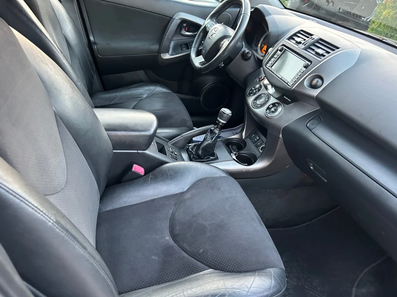 Toyota Rav4 D4D 4X4NAVI, снимка 10 - Автомобили и джипове - 47011226