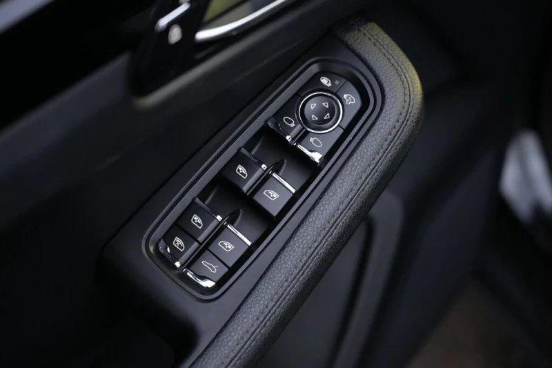 Porsche Macan GTS * CARFAX * АвтоКредит* (ЦЕНА ДО БГ), снимка 14 - Автомобили и джипове - 53238408