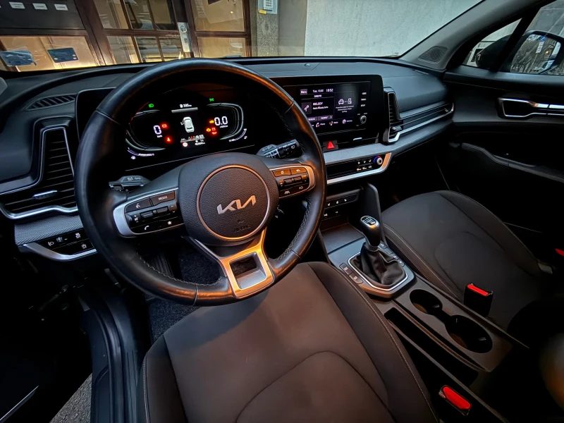 Kia Sportage 1.6 T 2WD, снимка 12 - Автомобили и джипове - 53462079