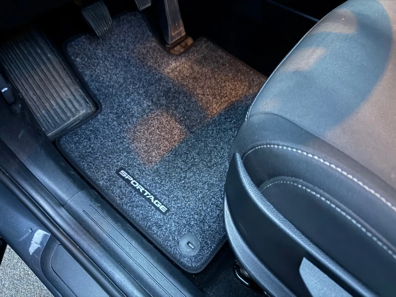 Kia Sportage 1.6 T 2WD, снимка 14 - Автомобили и джипове - 53462079