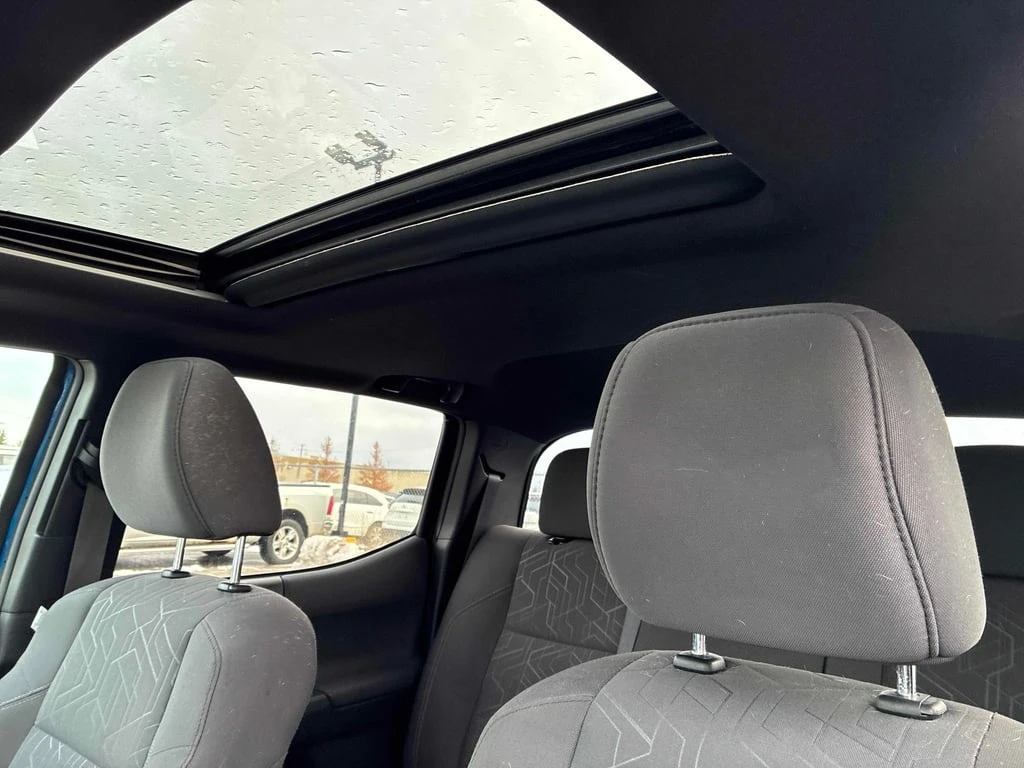 Toyota Tacoma * SR5 * CARFAX *    | Mobile.bg   11