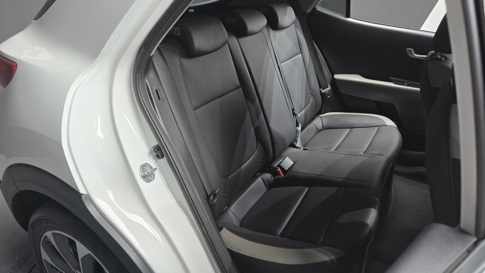 Kia Stonic 1.6 Prestige autogeorge.com, снимка 12 - Автомобили и джипове - 54136594