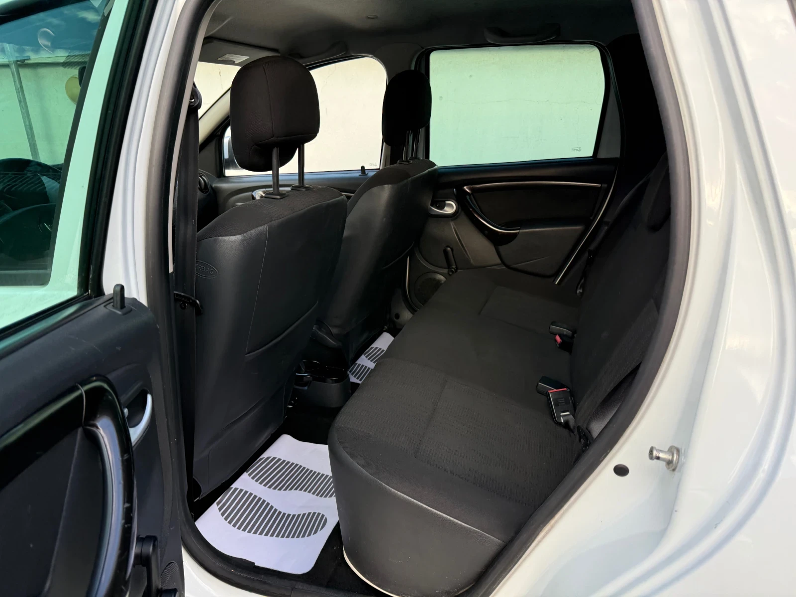 Dacia Duster 1.5DCI 4X4 110HP , снимка 15 - Автомобили и джипове - 54231169