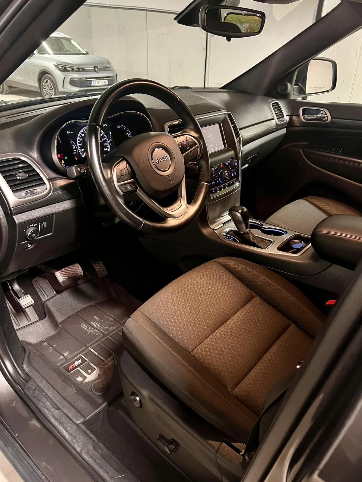 Jeep Grand cherokee Laredo Extended, снимка 9 - Автомобили и джипове - 55799771