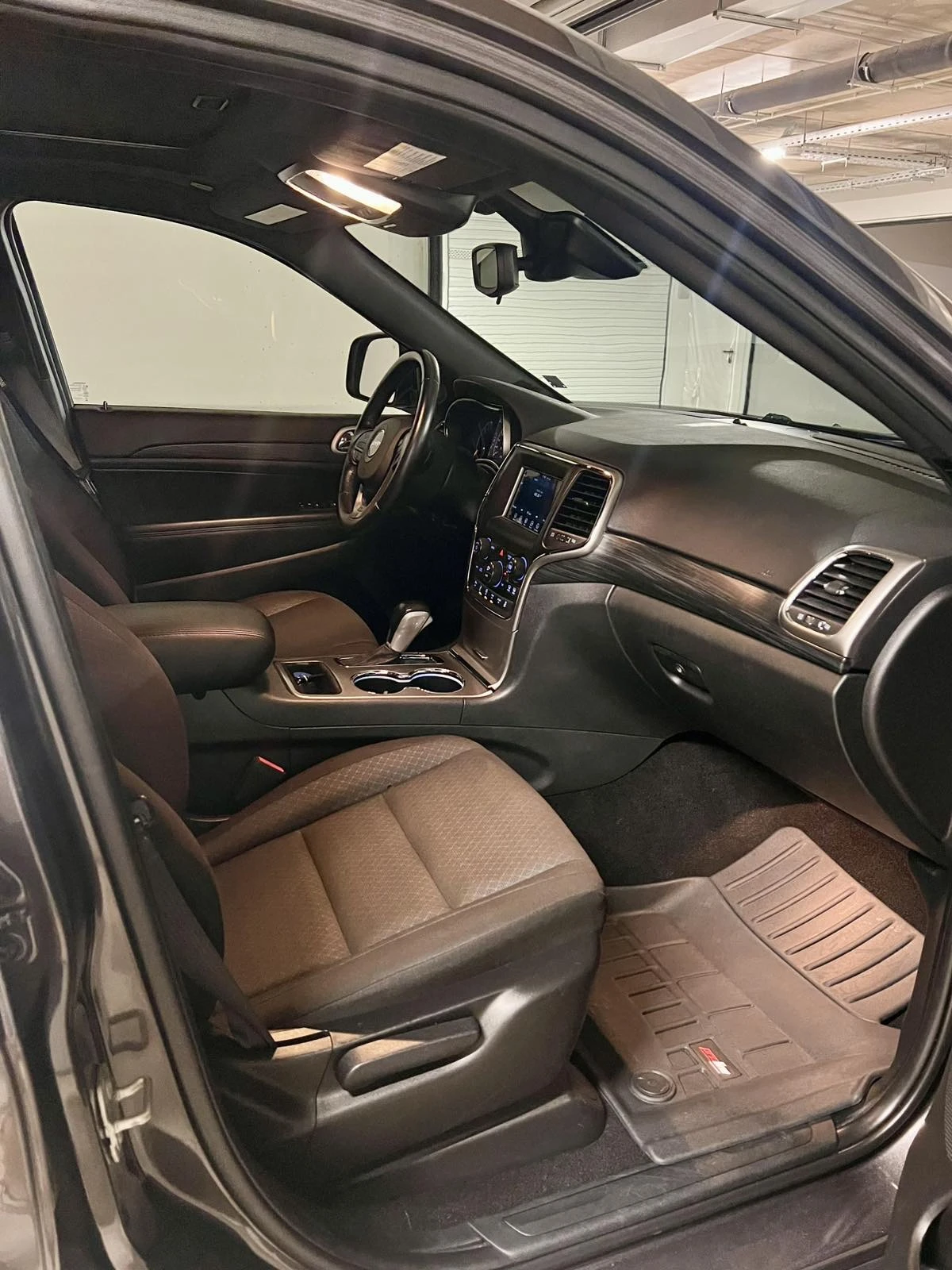 Jeep Grand cherokee Laredo Extended, снимка 10 - Автомобили и джипове - 55799771
