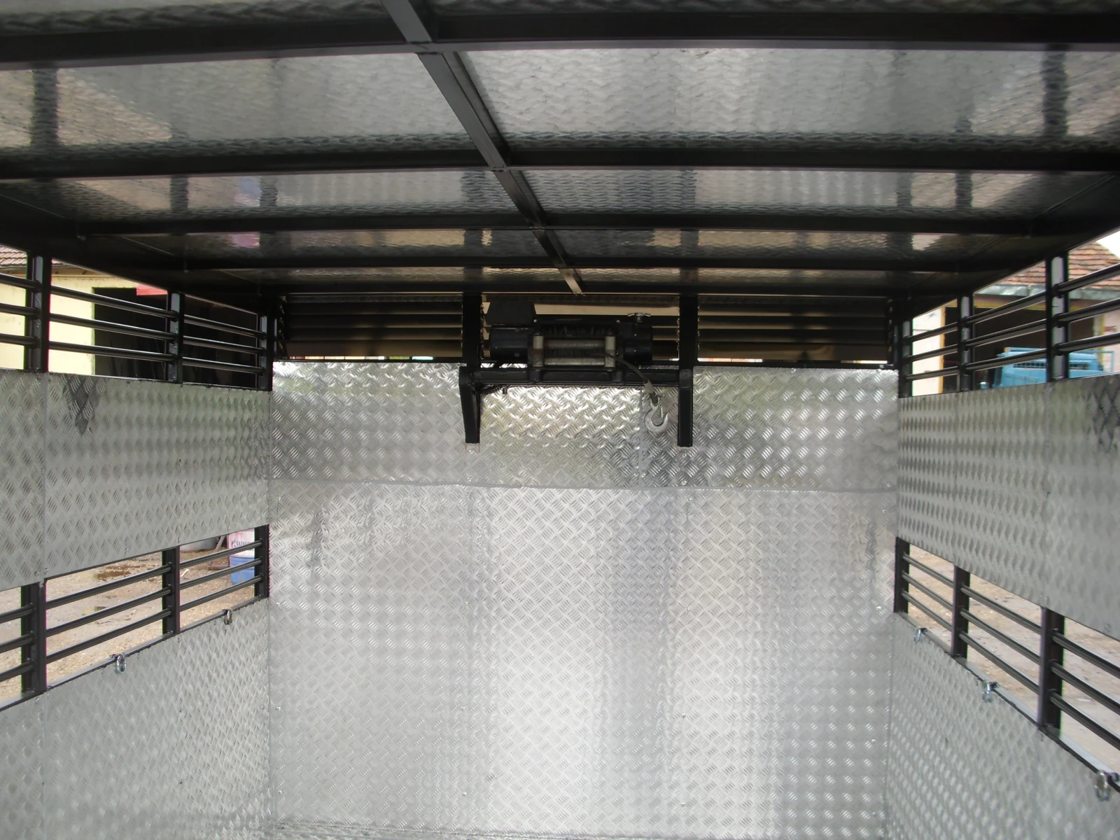 Iveco 35c17 изработва животновози - изображение 6