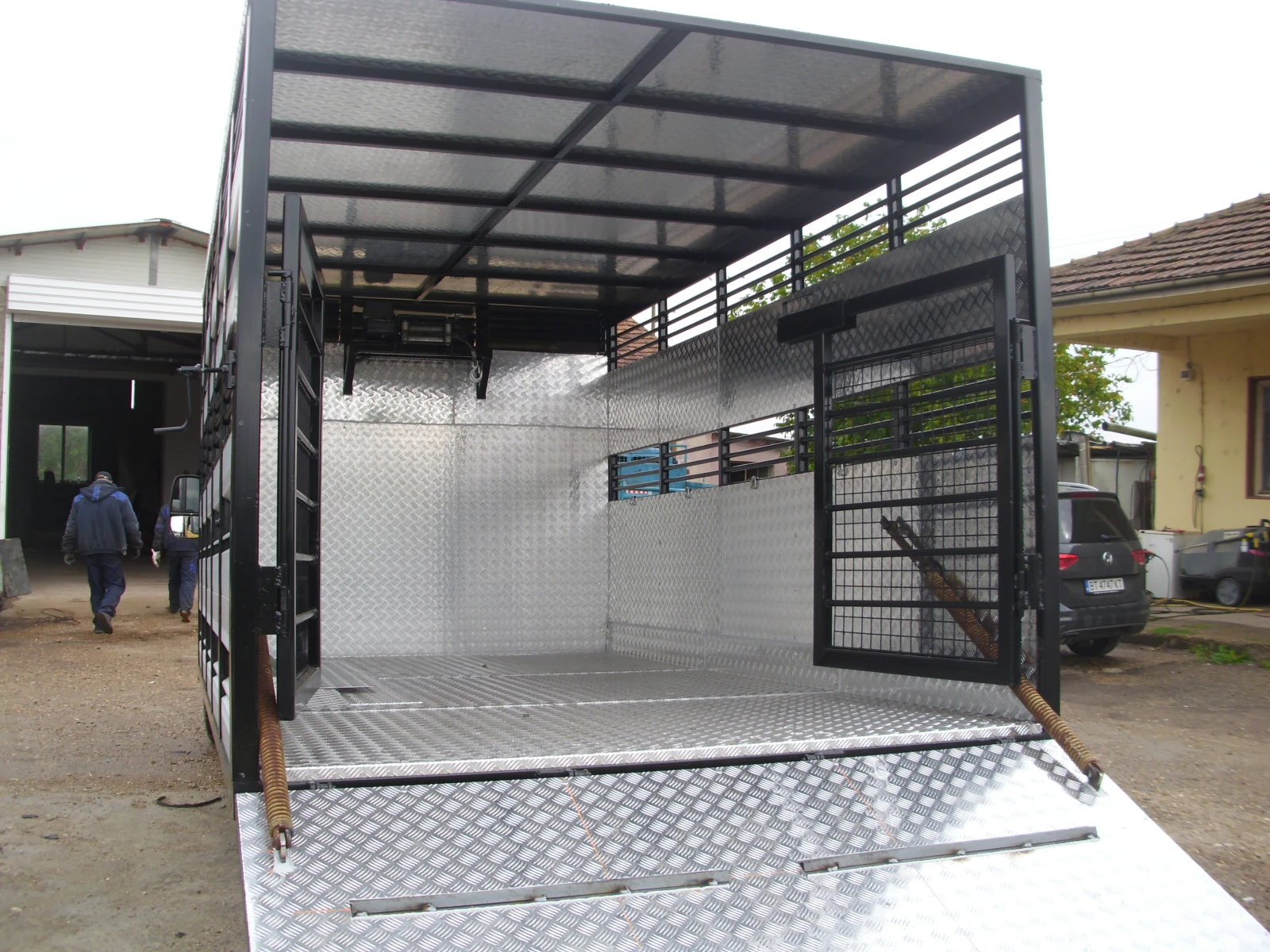 Iveco 35c17 изработва животновози - изображение 7